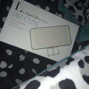 A lime life mirror Riki Cutie